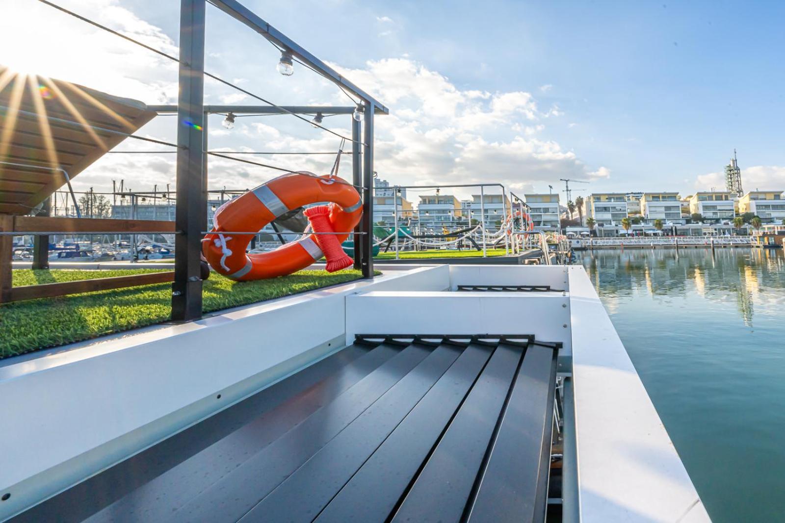The Homeboat Company Parque Das Nacoes-Lisboa Exterior photo